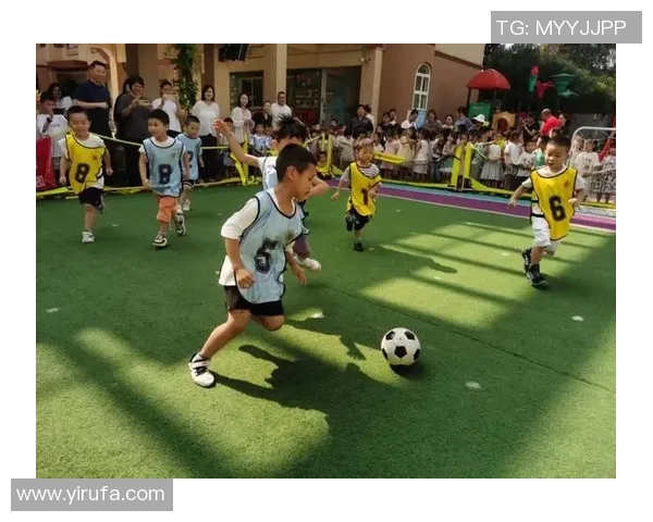 足球明星成长之路：揭秘他们童年时的家与生活环境